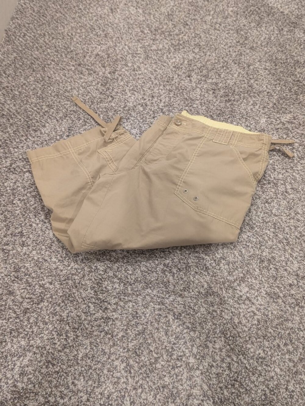 Khaki Cargo Capri Pants - Size Large - Picture 1 of 9